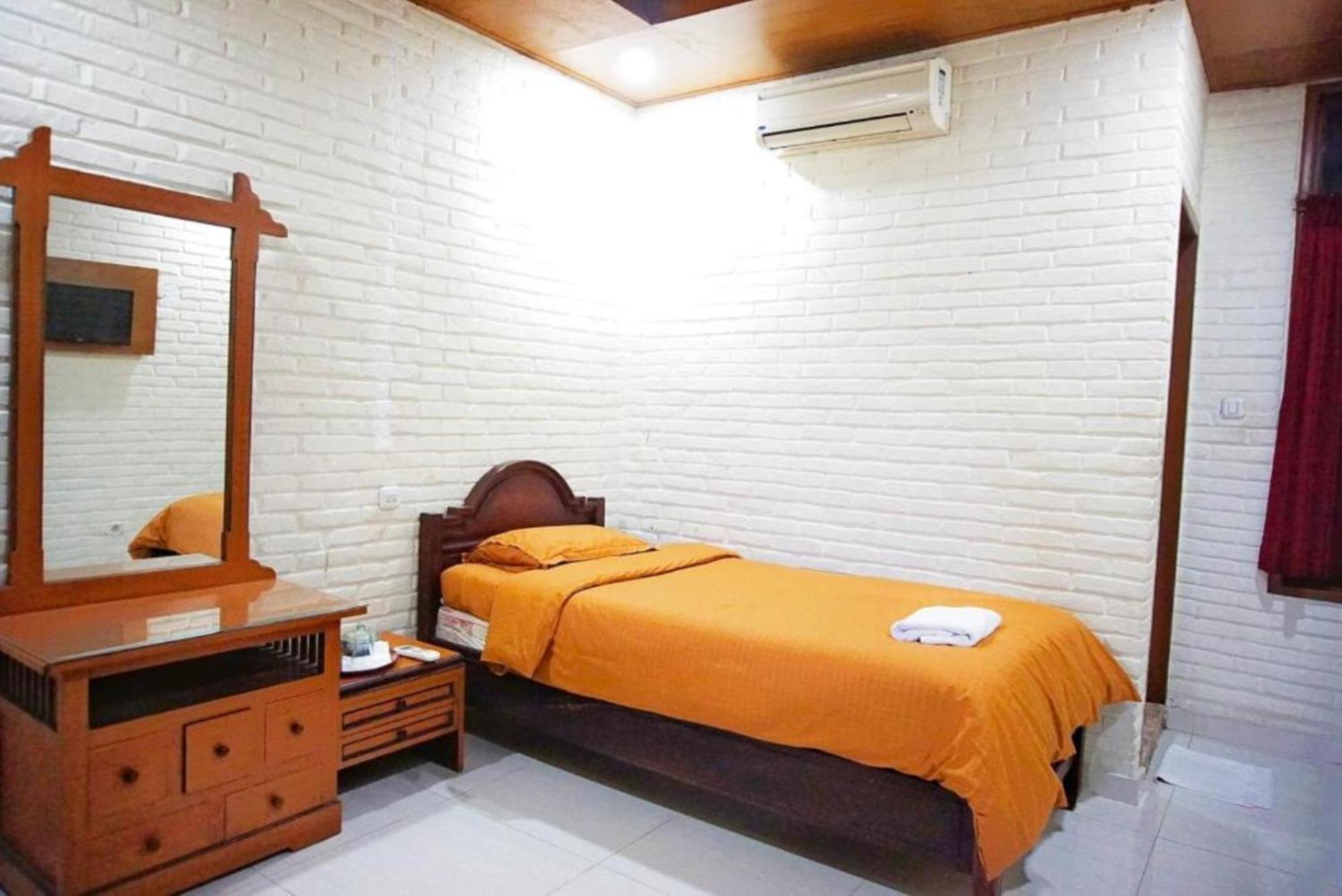 Arys Garden Hotel Yogyakarta Kültér fotó