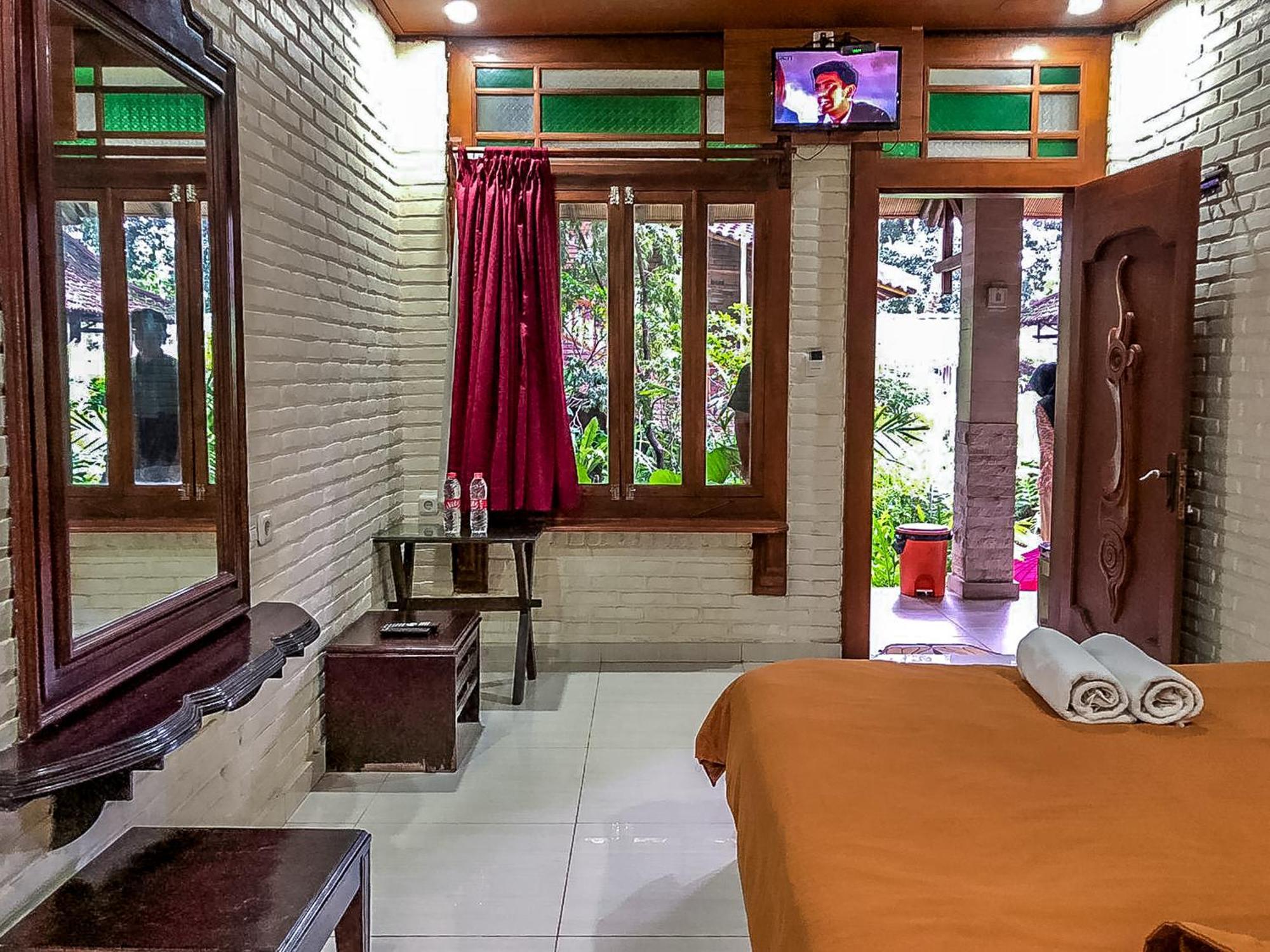 Arys Garden Hotel Yogyakarta Kültér fotó