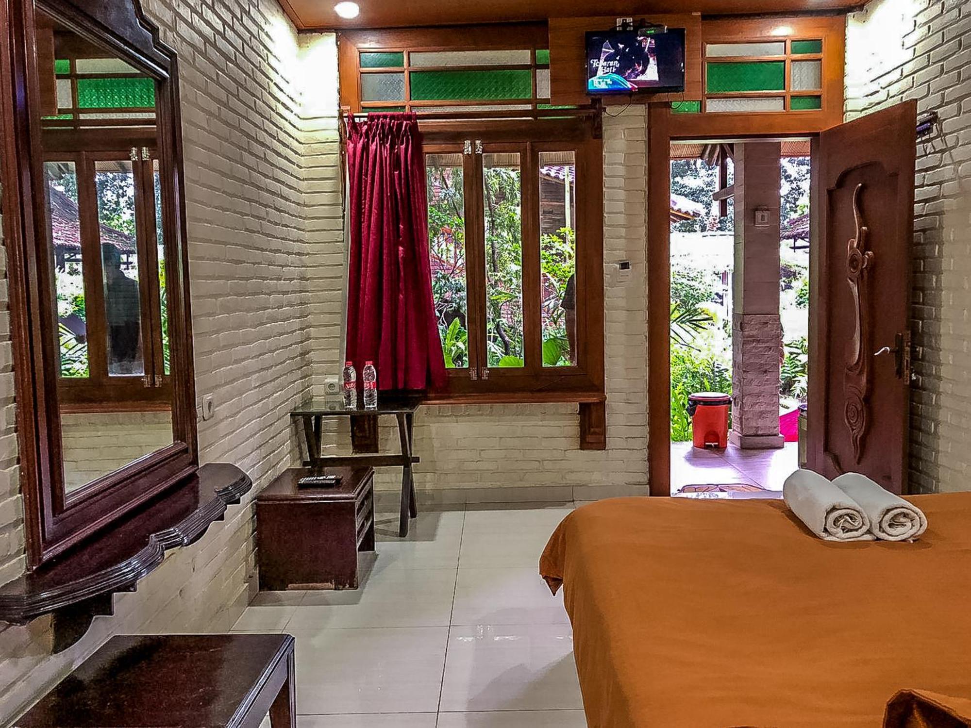 Arys Garden Hotel Yogyakarta Kültér fotó